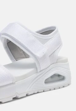 Uno - Sandalen - White 15 Uno - Sandalen - White -Aanbiedingen Skechers Winkel 4887527424fe4ada8d2e59b1f41c71c9