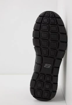 Track - Sneakers Laag - Black 10 Track - Sneakers Laag - Black -Aanbiedingen Skechers Winkel 4e44421e76a743f590e9f60c250a7e49