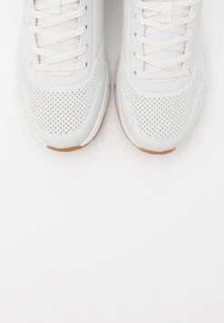 Uno - Sneakers Laag - White/Navy/Red -Aanbiedingen Skechers Winkel 71ea372b1e4e4bdc897284aa5fb32835