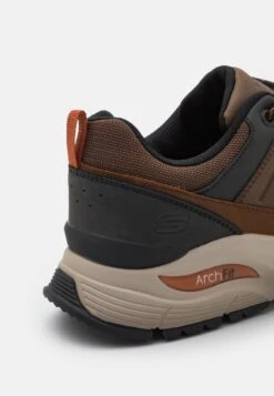 Skechers Arch Fit Treadwear - Sneakers Laag - Dark Brown 11 Skechers Arch Fit Treadwear - Sneakers Laag - Dark Brown -Aanbiedingen Skechers Winkel c3b0ec4cd77b429584ca1acdcab199a3