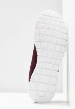 Skechers Graceful - Sneakers Laag - Wine/Lavender Trim -Aanbiedingen Skechers Winkel d1c4487cc8944725be3fe3cf0196da84