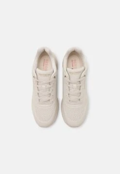 Million Air - Sneakers Laag - Off White -Aanbiedingen Skechers Winkel d7aeb462840044f191bb197a45f3a968